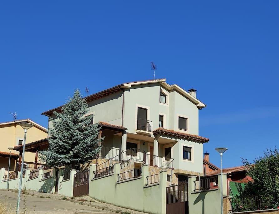 Vivienda De Uso Turistico En Entorno Maravilloso Huerta Del Rey Luaran gambar