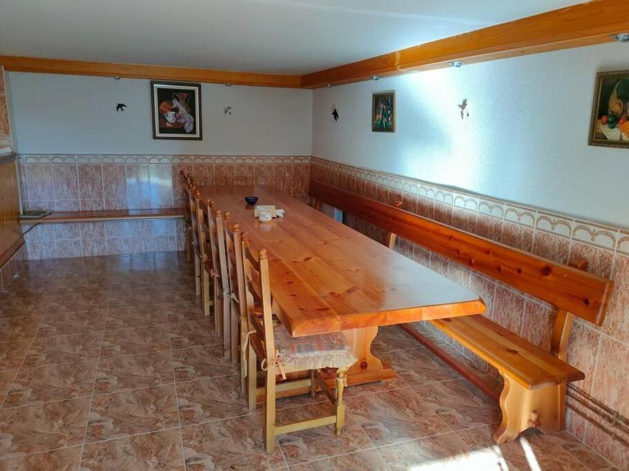 Vivienda De Uso Turistico En Entorno Maravilloso Huerta Del Rey Luaran gambar